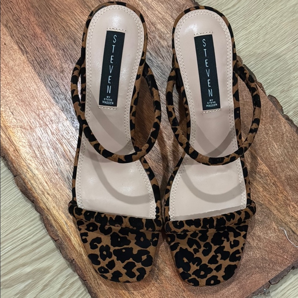 Steven By Steve Madden Brown and Black Sandals Slip-On Style